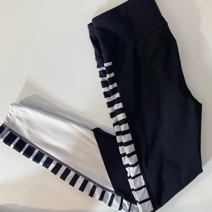 NWOT - Gap Fit - Black White Compression Athletic Pants Ankle- Size XS